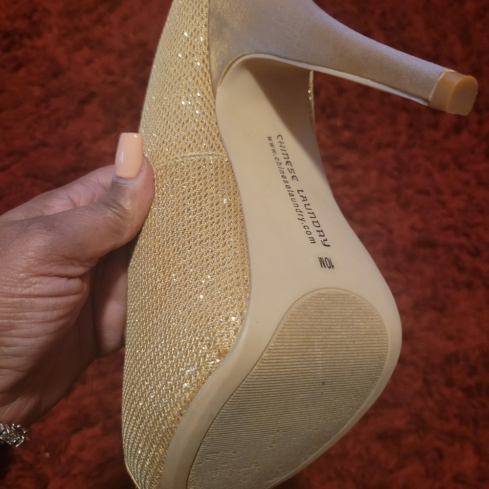 Shoes - Picture 5 of 9